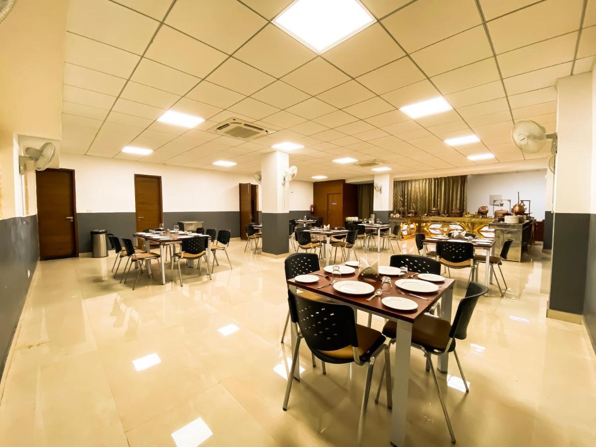 Sky Suites Gurgaon Bagian luar foto