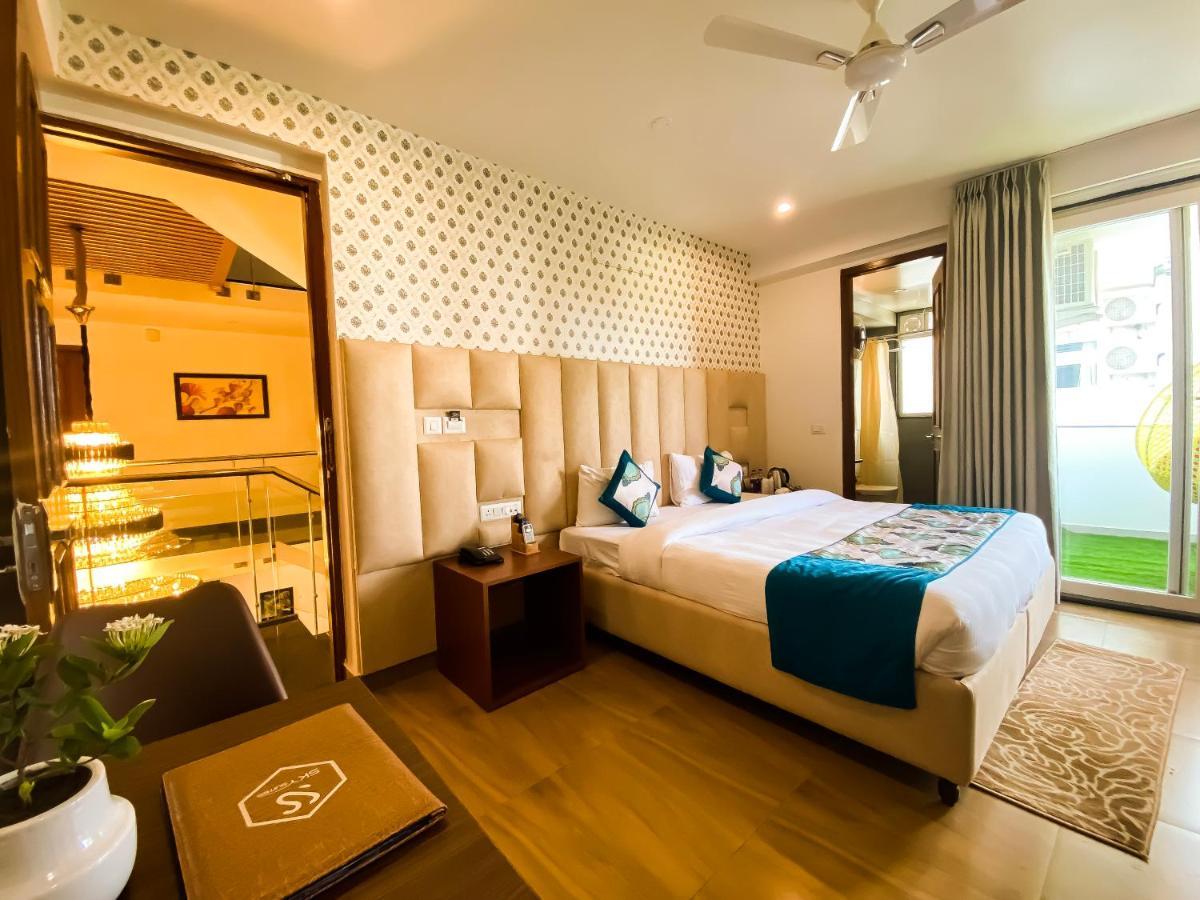 Sky Suites Gurgaon Bagian luar foto