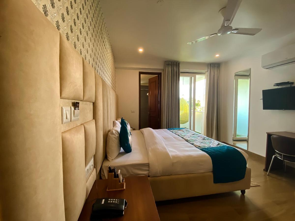 Sky Suites Gurgaon Bagian luar foto