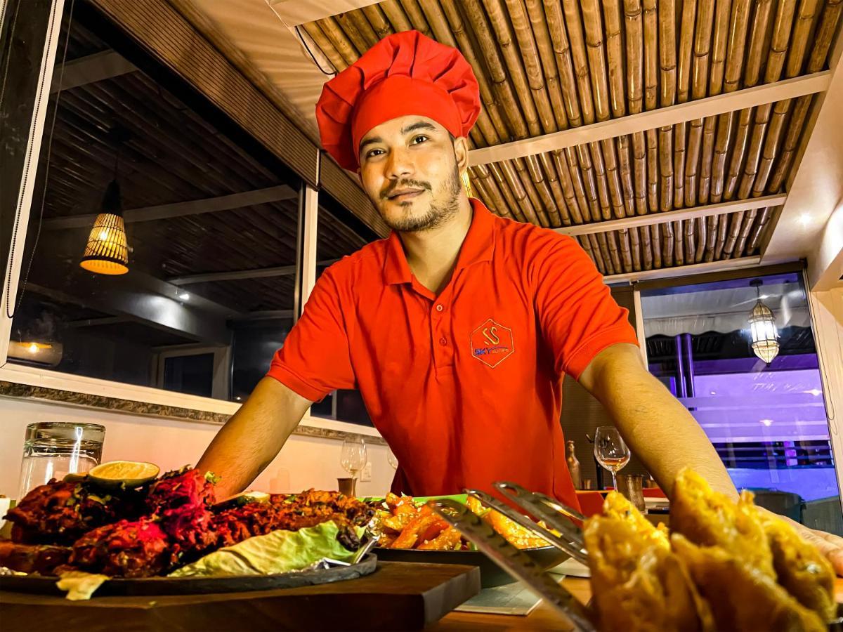Sky Suites Gurgaon Bagian luar foto